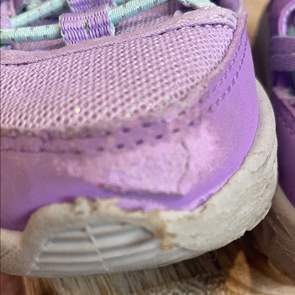 OshKosh B'gosh Kids Lavender Sneakers, size 6